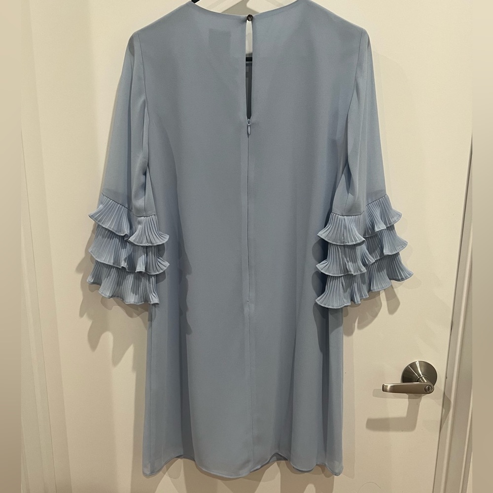 Vince Camuto Pleated Sleeve Float Shift Dress - Picture 4 of 4